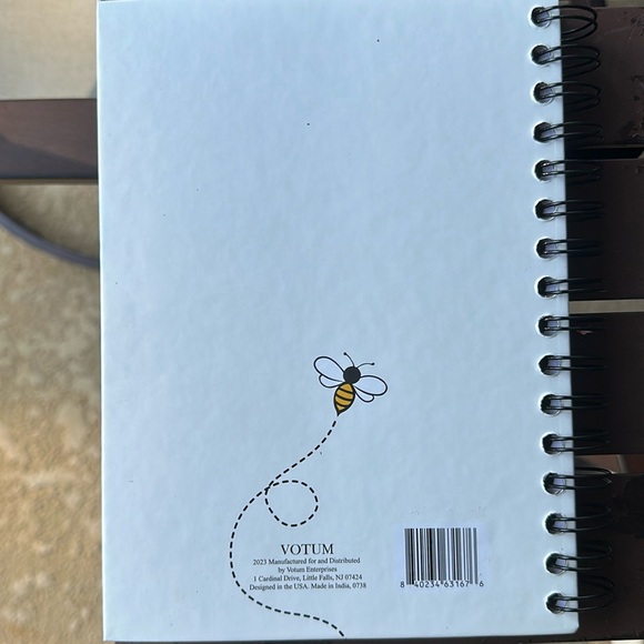 🐝 Be Humble & Kind 🐝 White Spiral Bound Journal - Picture 4 of 4